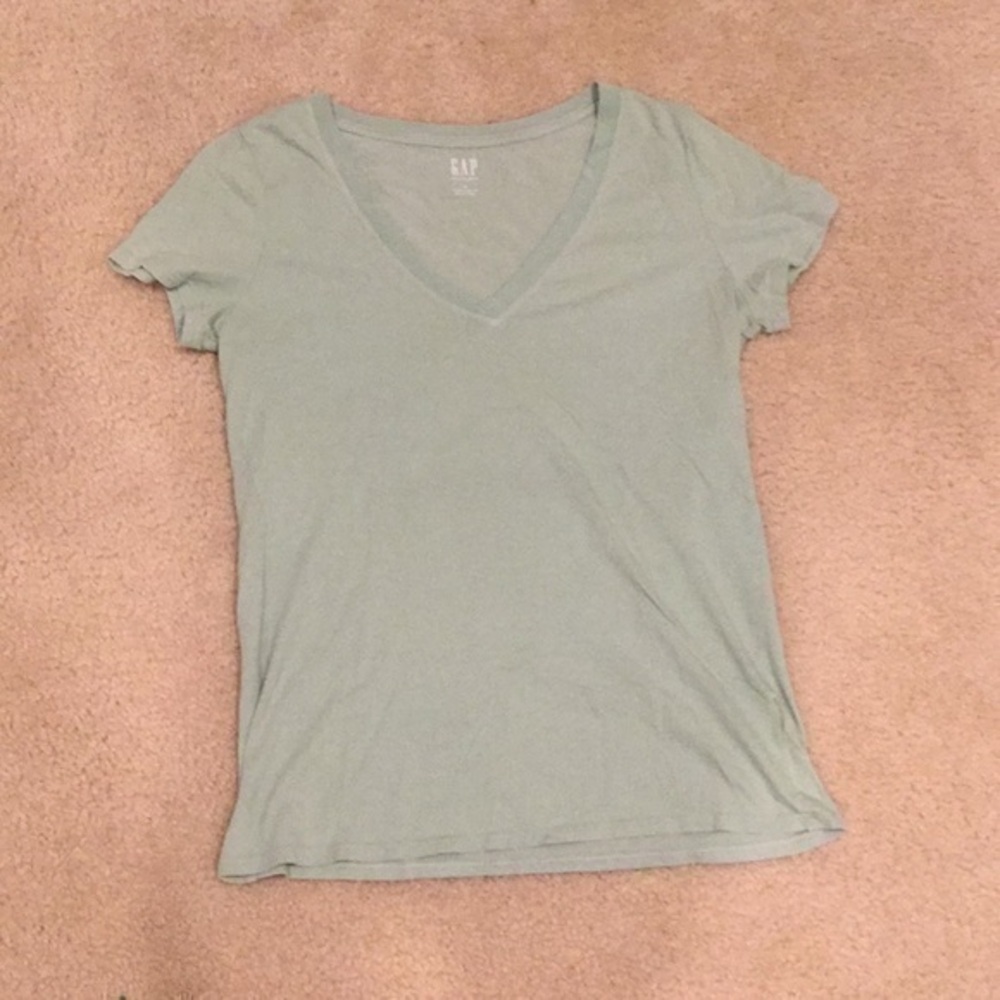 🌈Gap olive green shirt